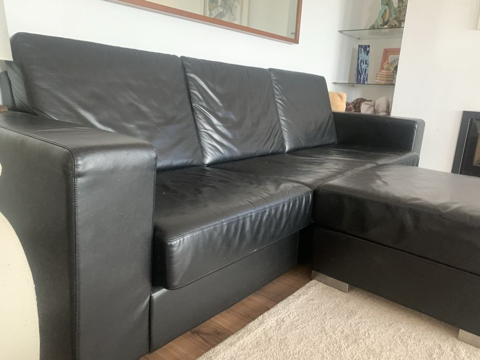 Sofa pele Preto 3 lugares com puff