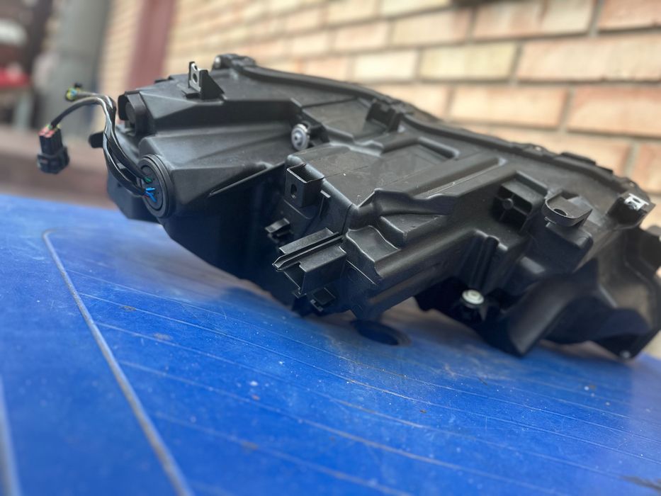 Продам нову фару Nissan Rogue