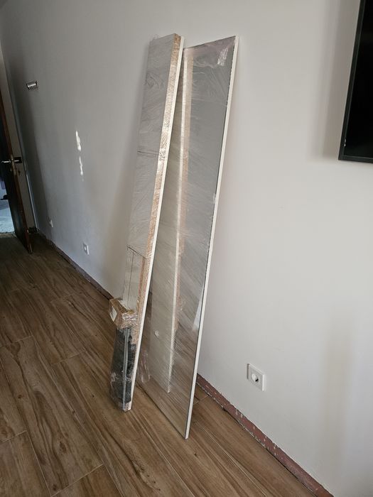 Sapateira com porta em espelho - 24 pares sapatos