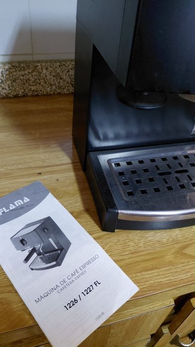 Máquina de café flama como nova