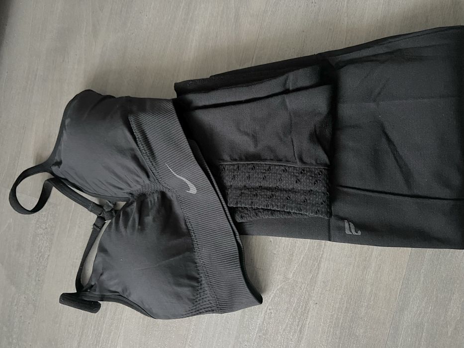 Топ Nike і легінси