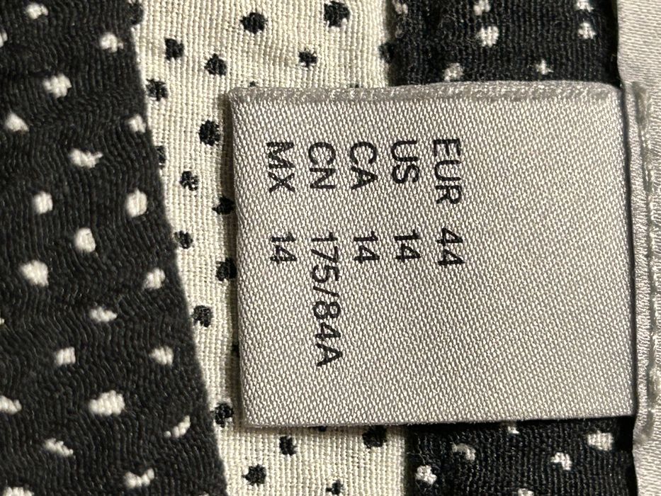 Saia H&M, preta com pintinhas miudinhas pretas
