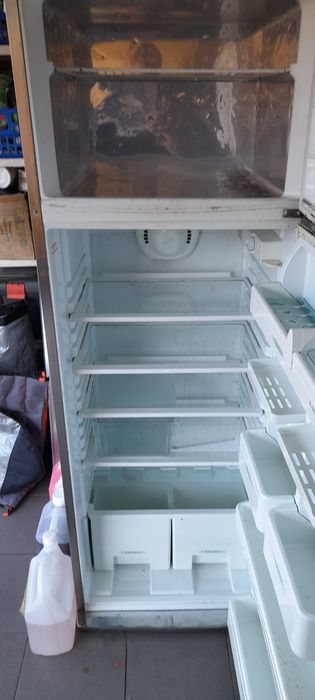 Frigorifico Ariston com congelador