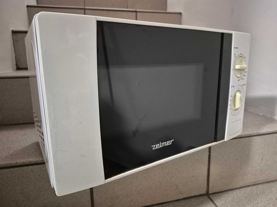 kuchenka mikrofalowa Zelmer FD 9503 o mocy 700W