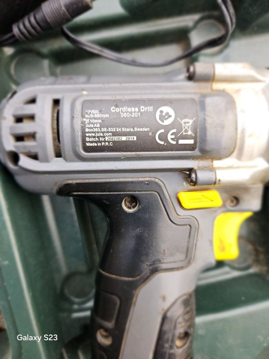 Zakrętarka akumulatorowa z walizką