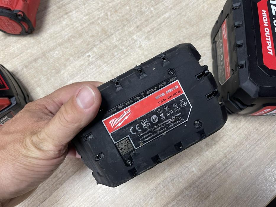 Milwaukee M18 REDLITHIUM High Output 12.0 Ah (48-11-1812) / Акумулятор  Мілвокі