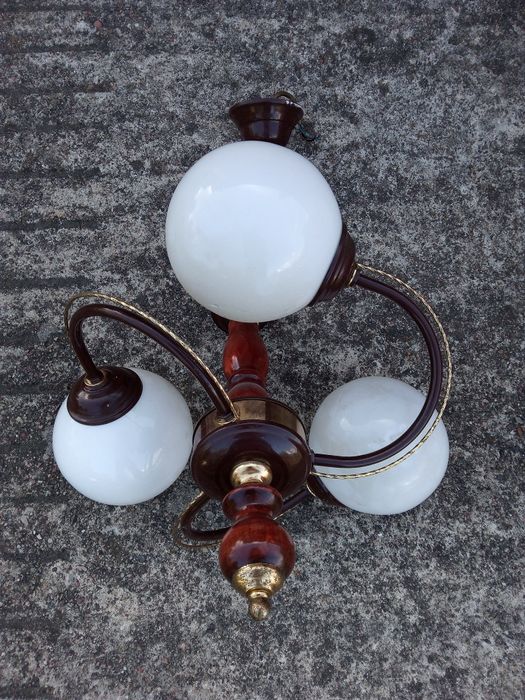 Stary żyrandol lampa