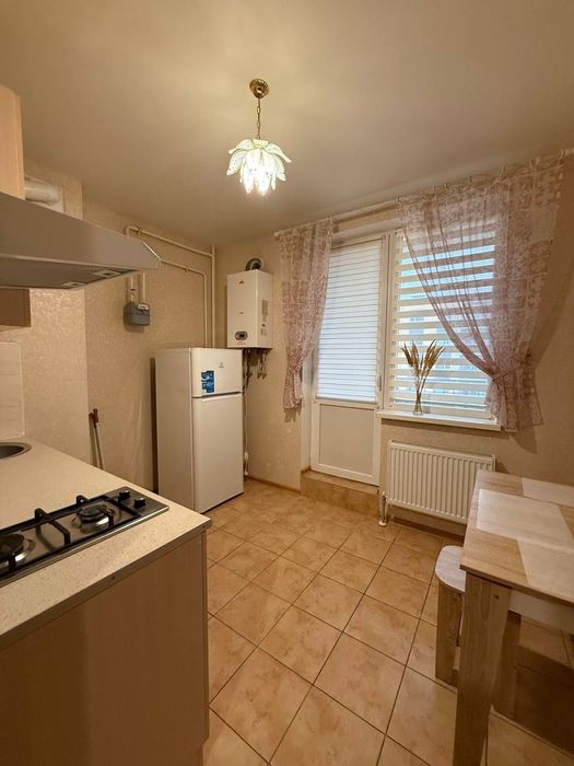 Продам 1к квартиру з ремонтом меблями АГВ 7небо