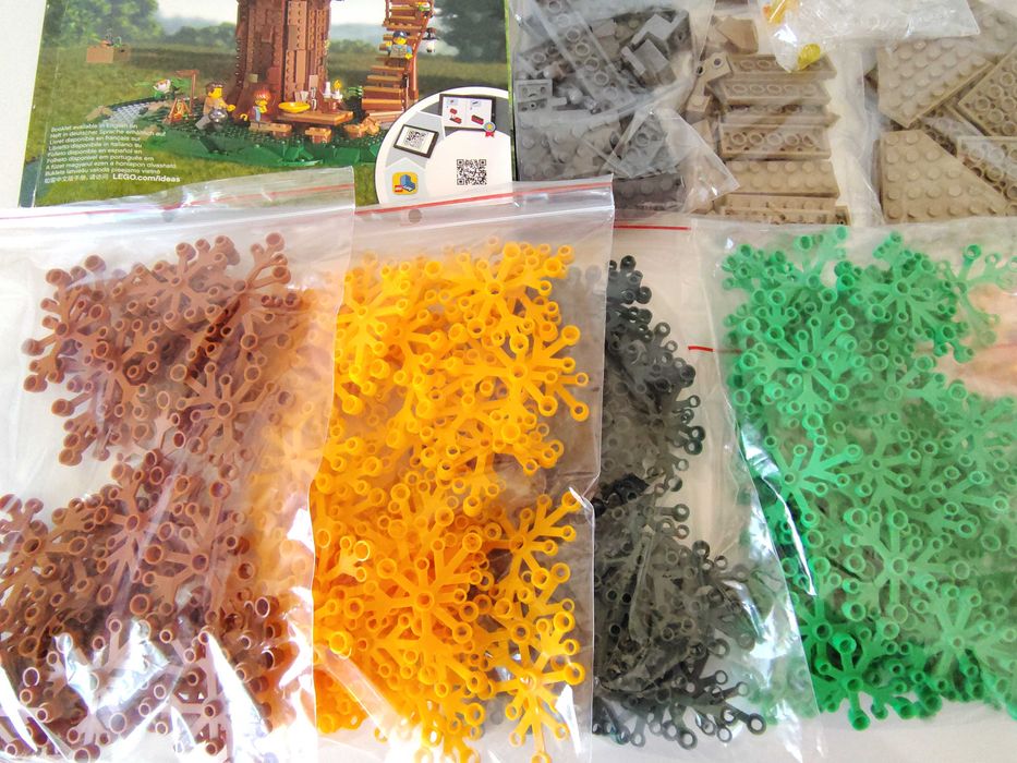 LEGO Ideas 21318 Domek na drzewie z pudełkiem i instrukcją KOMPLETNY