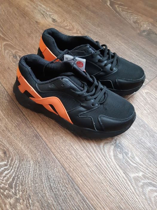 Кроссовки  Кросівки SinSay