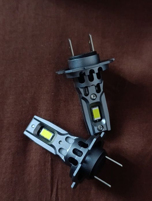 Лед лампочка в авто н7