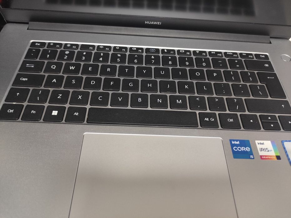 Na Lewara Laptop Huawei Matebook D15