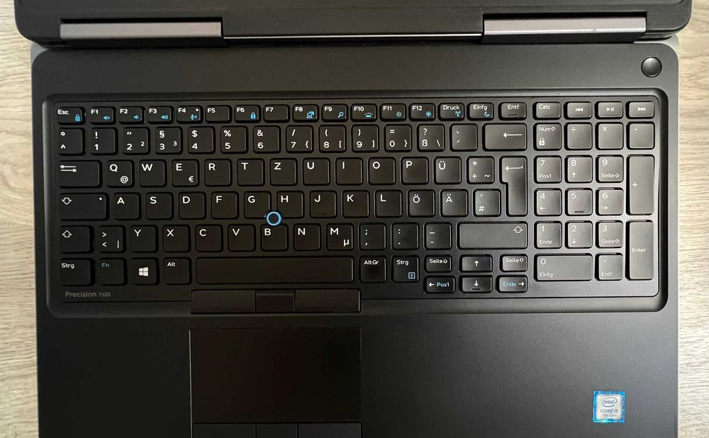 Dell Precision 7520 Workstation Móvel Profissional | i5 | 32GB RAM | 256GB SSD + 500GB HDD | NVIDIA Quadro M1200 4GB + Oferta Dock PR03X E-Port