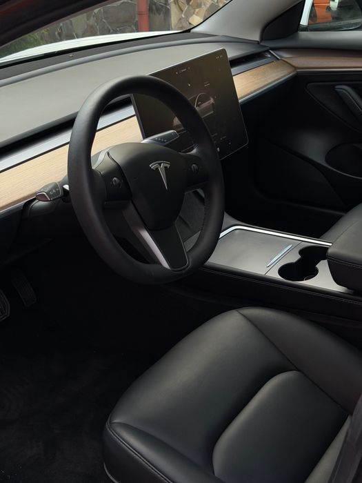 Продається Tesla Model 3