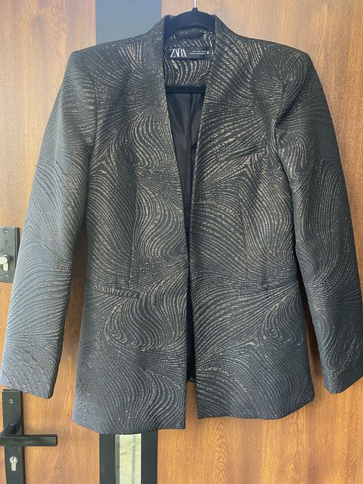 Elegancka taliowana marynarka dopasowana zapinana bez klap xl