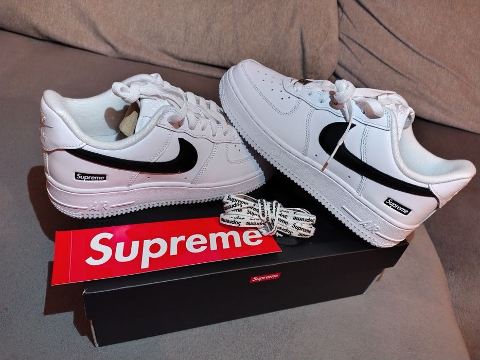 Supreme X Nike Air Force 1 Low