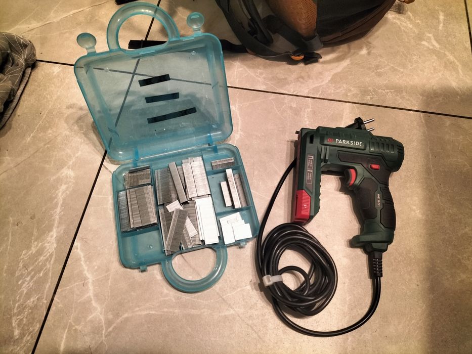 Elektryczny zszywacz