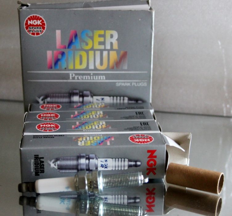 Свечи зажигания NGK 97225 LMAR9AI-8 Laser Iridium Plug новые