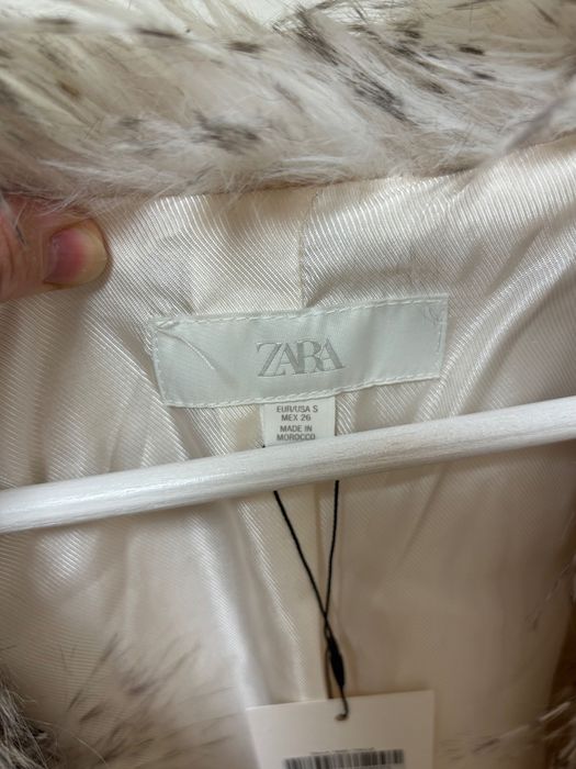 Трендова шубка Zara
