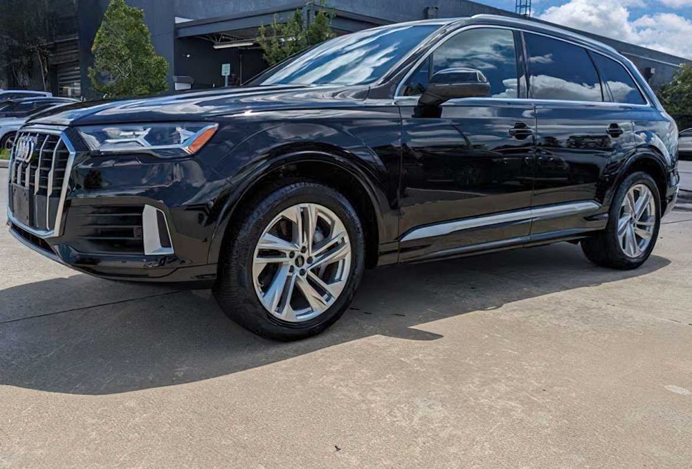 Audi Q7      2023