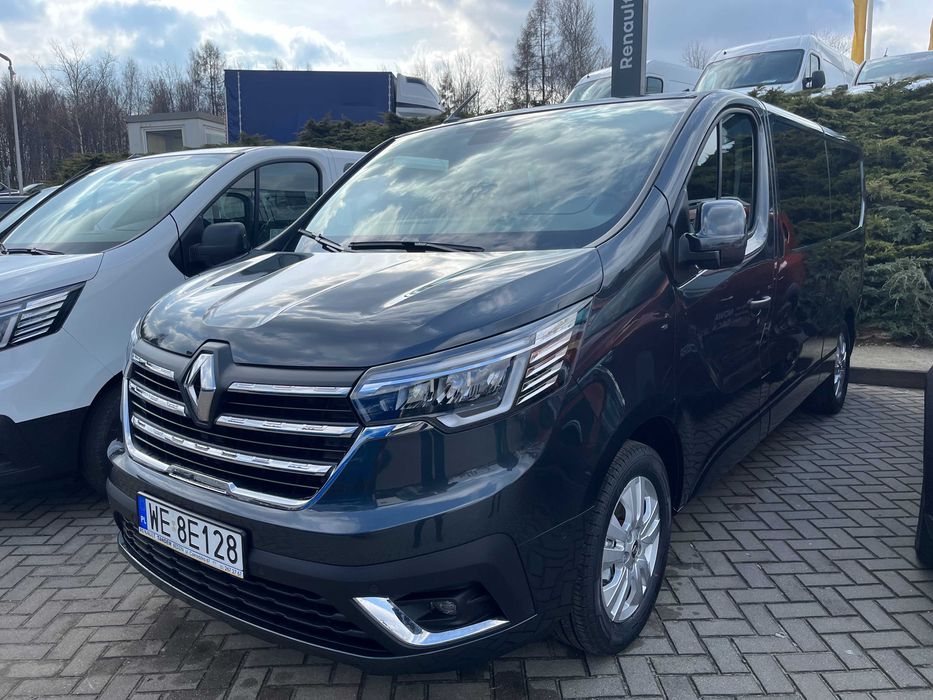 Wynajem 9 osobowy Bus Renault Trafic 2023 rok