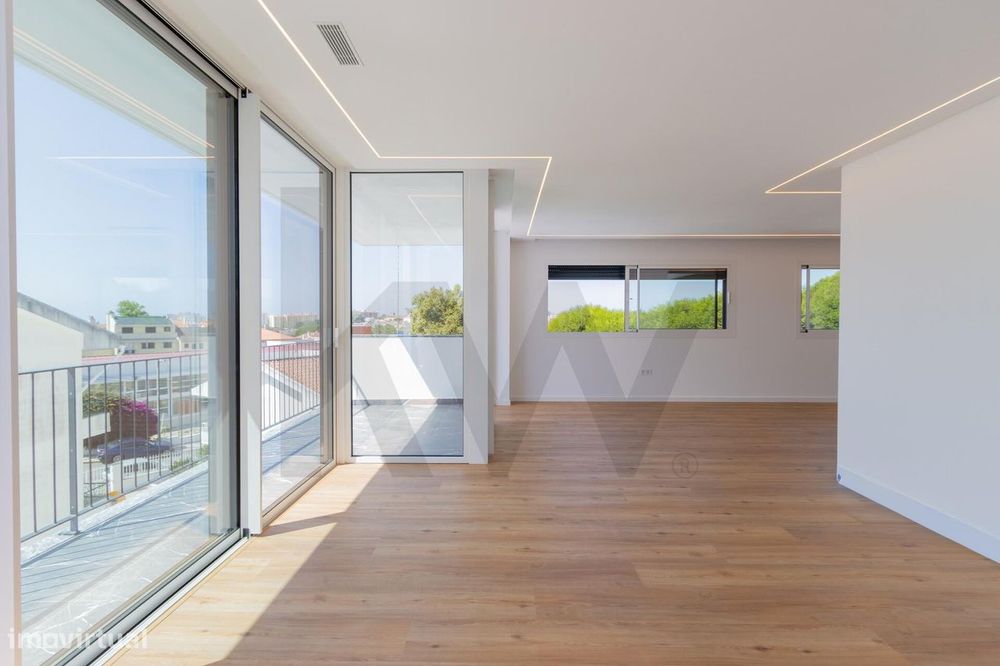 Moradia em condominio com jardim e piscina privados