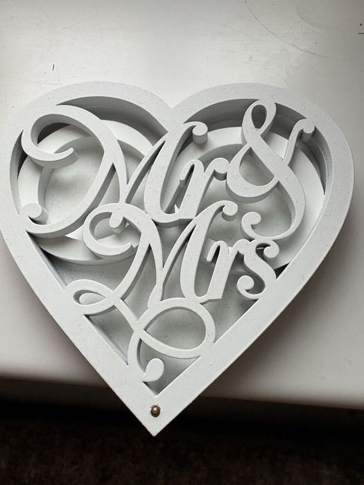 Деревʼяна шкатулка для обручок