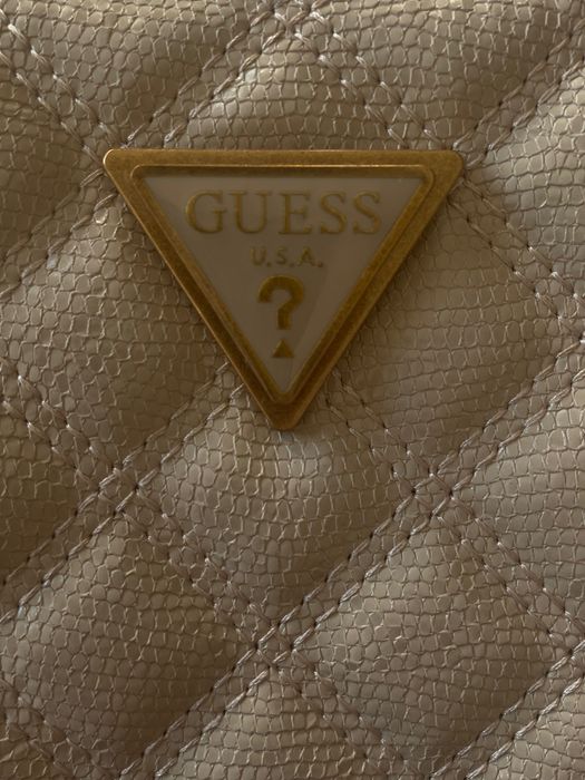 Mala Guess em ótimo estado