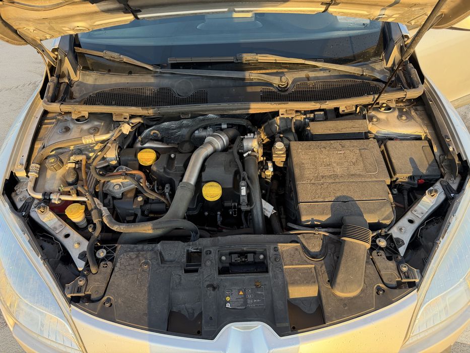 Renault Megane 3 coupe / 1.5 dci