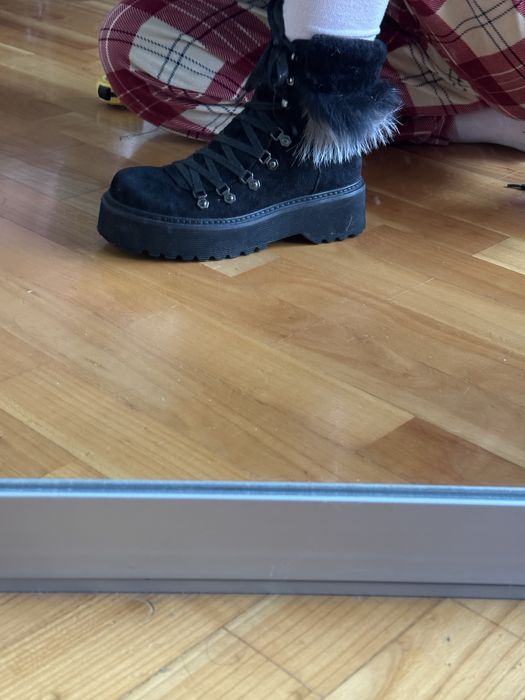 Взуття жіноче зимове Estro черевики