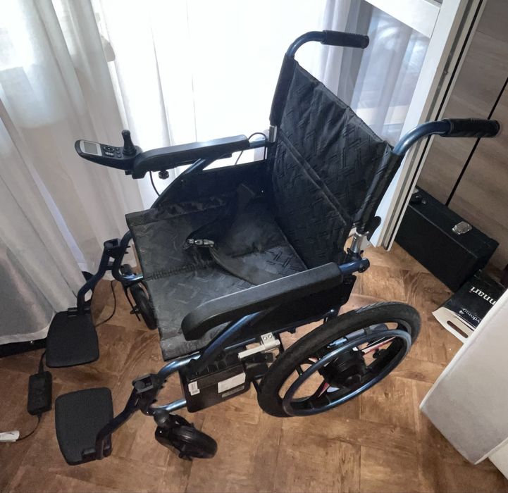 Wózek inwalidzki elektryczny DY01109 Gabi z radiem 26 kg