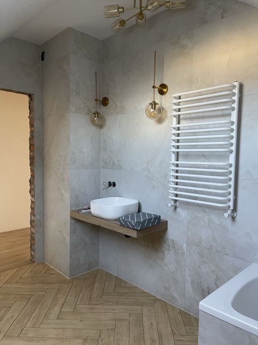 Плиточник вкладання плитки