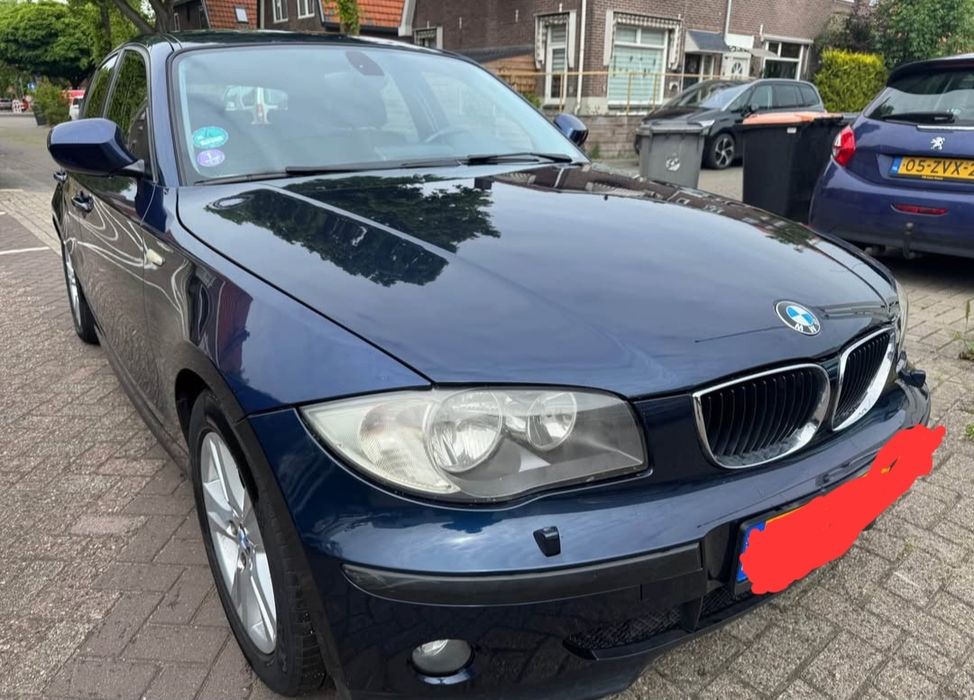 Bmw sere 1 gasolina 2010 carro  esta muito bom  negociável