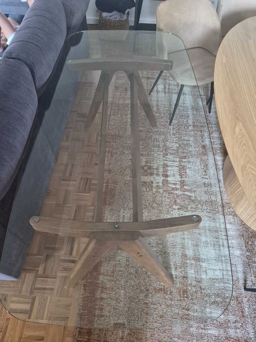 Mesa - Must - Mesa de jantar retangular com tampo de vidro e madeira maciça de nogueira 180