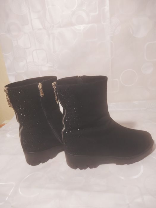 Продам півчоботи зимові