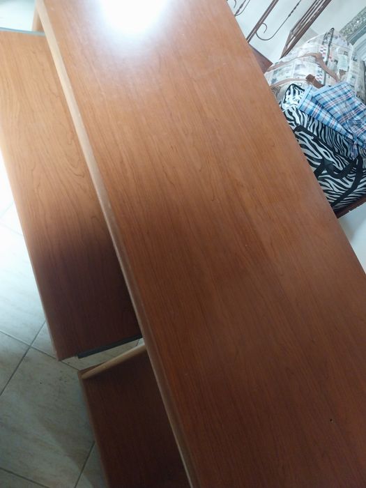Secretária de óptima qualidade