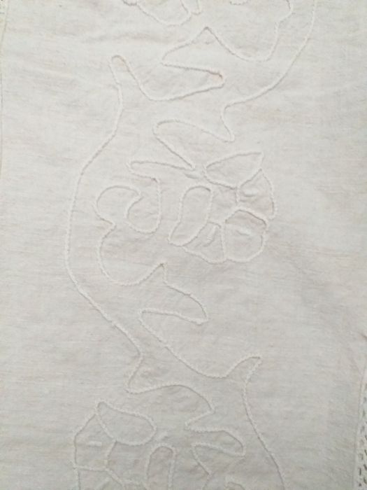 Colcha cama linho, crochet e bordada