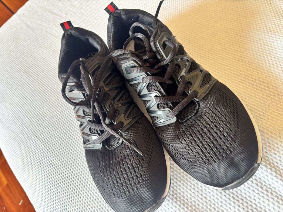Sapatos homen semi novos
