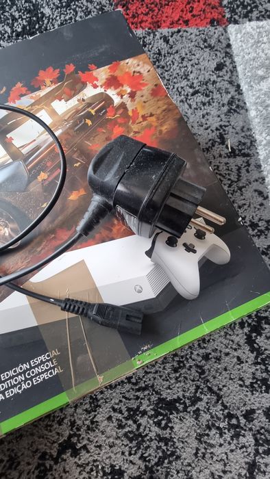 Xbox One S 1TB dorby stan
