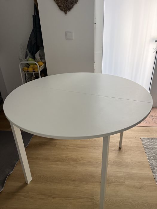 Mesa de Jantar Redonda IKEA Branca (Ø 107 cm) – Apenas 2 Meses de Uso!
