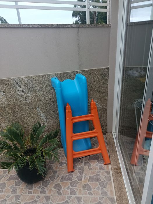 Escorrega infantil usado
