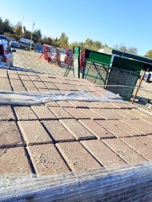 Kostka cegla czerwona rozbiorka