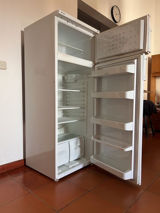 Frigorifico indesit 1.45 altura