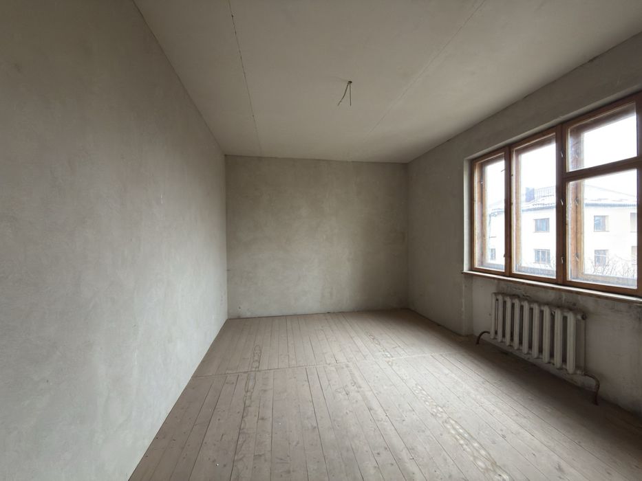 Продається будинок в с. Крихівці, в 10 хвилинах від міста