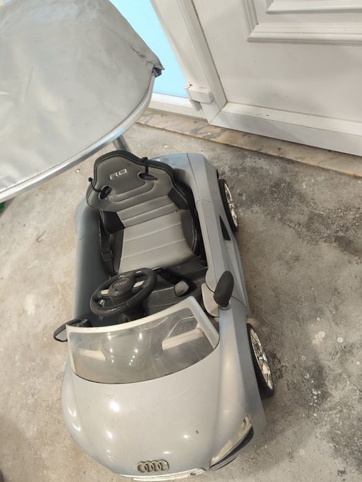 carro de passeio infantil Audi R8 Spyder