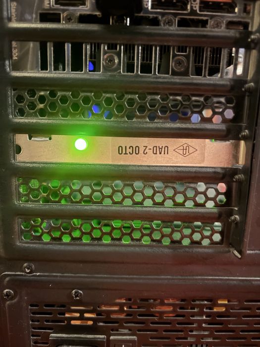 Universal Audio UAD 2 PCIe OCTO стан нової