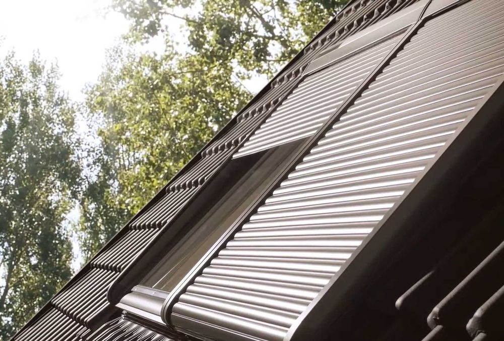 Roleta zewnętrzna VELUX Solarna SSL z montażem okno FAKRO ROTO serwis