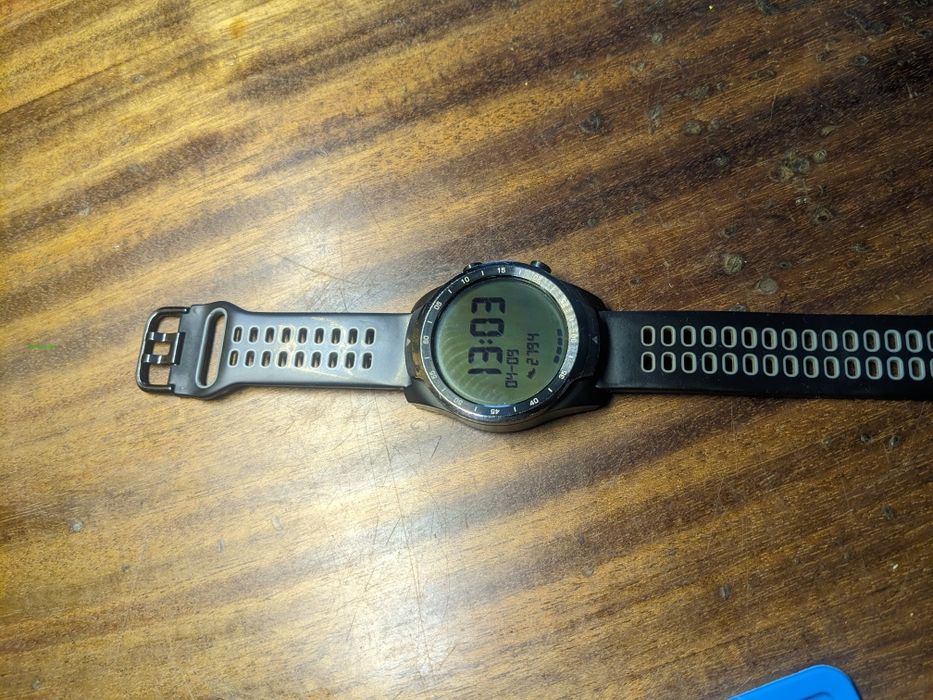 Продам Tic watch pro.