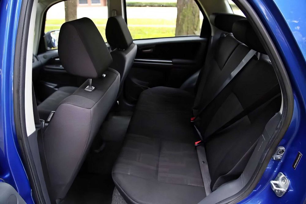 Suzuki SX4 Premium      2012