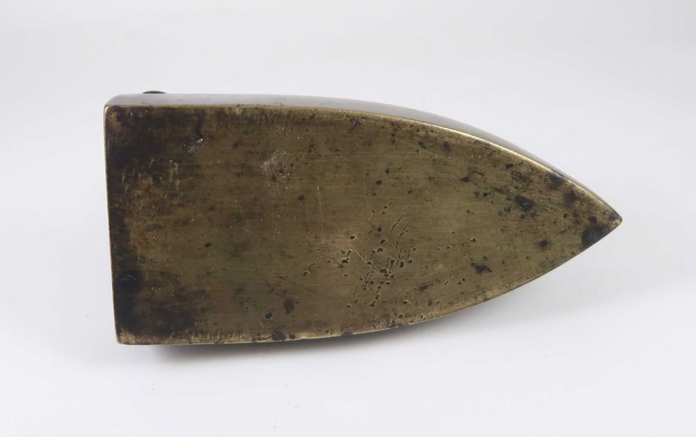 Ferro de Engomar Antigo